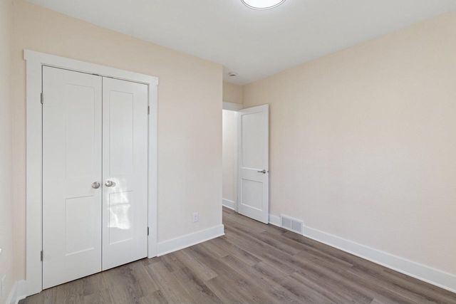 10121 W Bungalow PARKWAY, Milwaukee, WI 53214