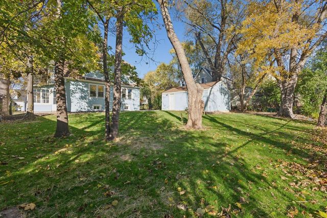 10121 W Bungalow PARKWAY, Milwaukee, WI 53214