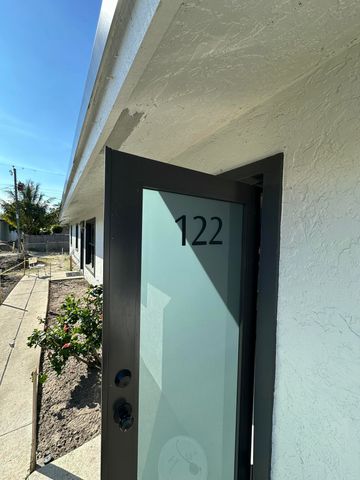 122 SW 12th Avenue, Delray Beach, FL 33444