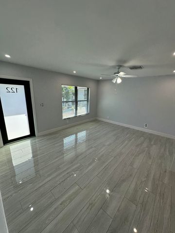 122 SW 12th Avenue, Delray Beach, FL 33444