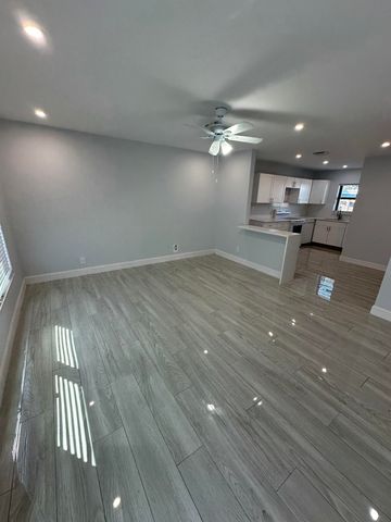 122 SW 12th Avenue, Delray Beach, FL 33444