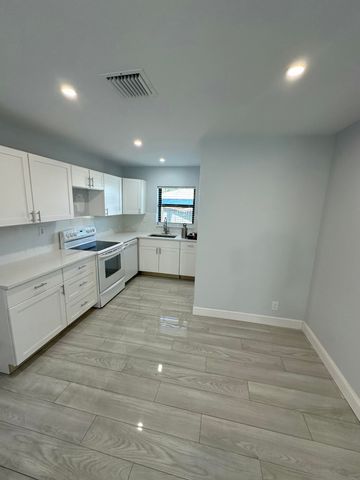 122 SW 12th Avenue, Delray Beach, FL 33444