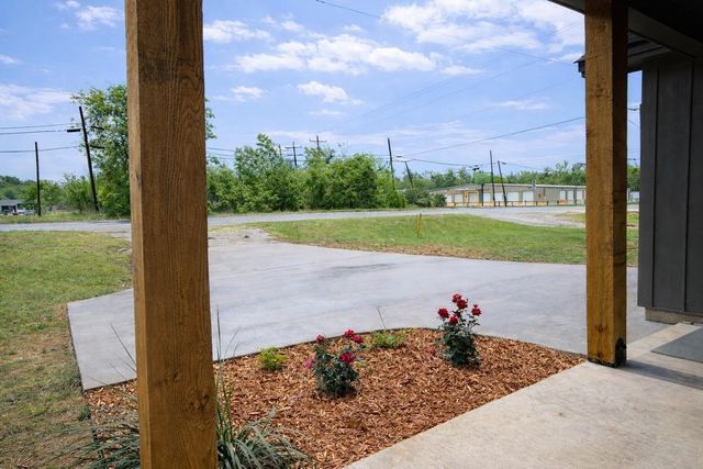 309 Wheelock Street, Franklin, TX 77836