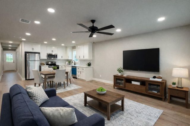 309 Wheelock Street, Franklin, TX 77836