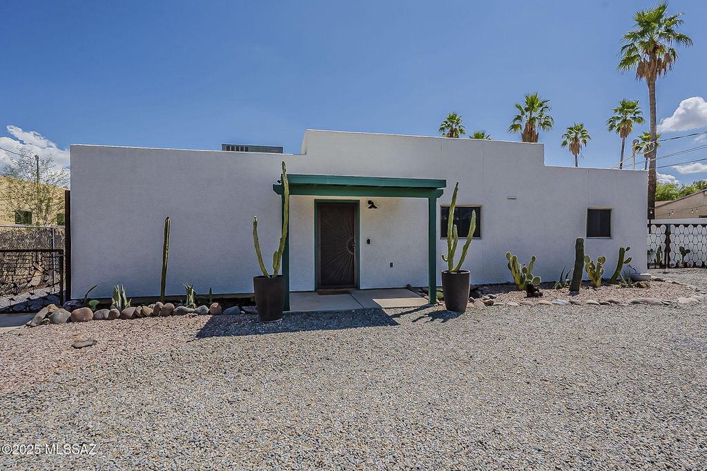 2002 N Winstel Boulevard, Tucson, AZ 85716