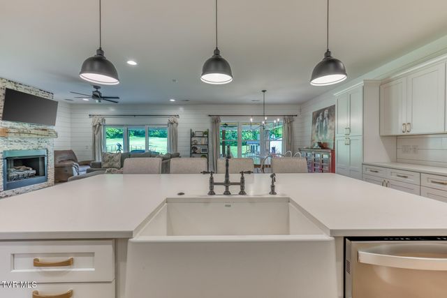 2908 Carroll Creek Road, Johnson City, TN 37615