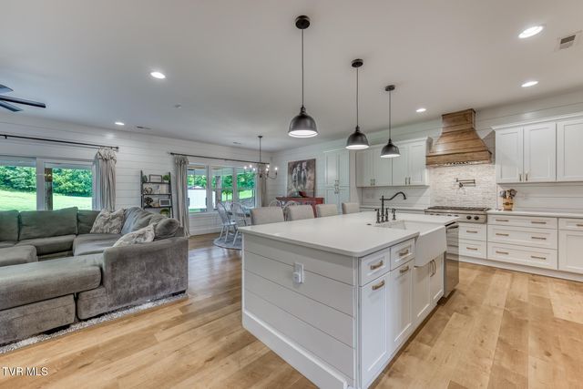 2908 Carroll Creek Road, Johnson City, TN 37615