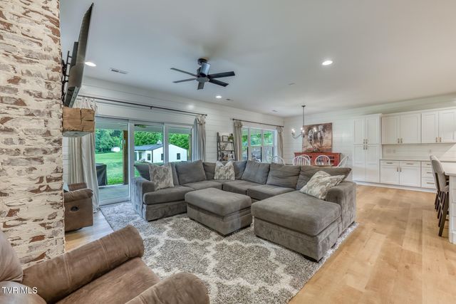 2908 Carroll Creek Road, Johnson City, TN 37615