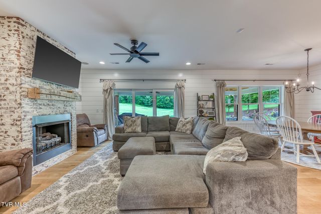 2908 Carroll Creek Road, Johnson City, TN 37615