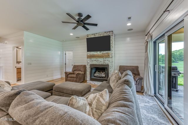 2908 Carroll Creek Road, Johnson City, TN 37615