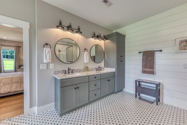 2908 Carroll Creek Road, Johnson City, TN 37615