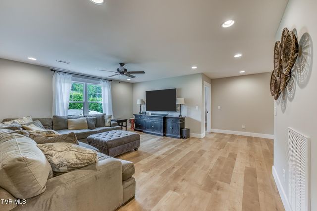 2908 Carroll Creek Road, Johnson City, TN 37615