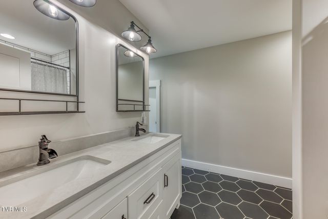 2908 Carroll Creek Road, Johnson City, TN 37615