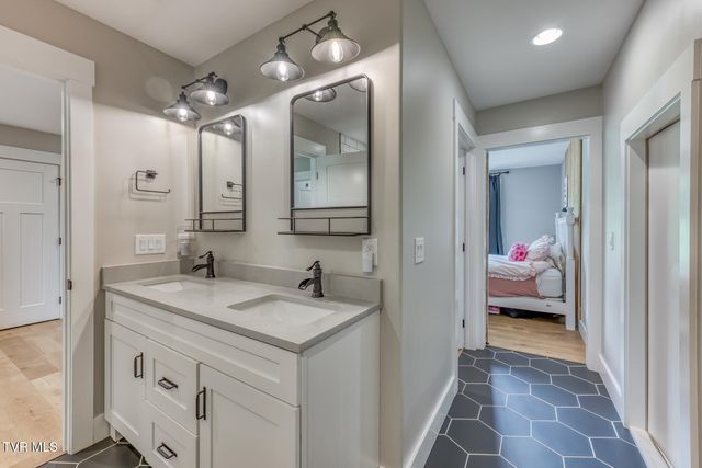 2908 Carroll Creek Road, Johnson City, TN 37615