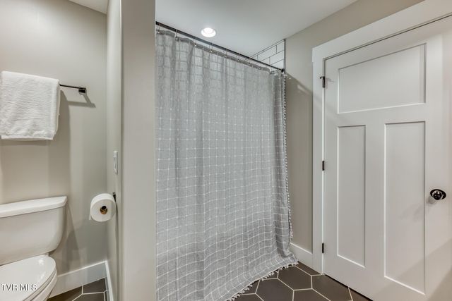 2908 Carroll Creek Road, Johnson City, TN 37615