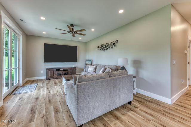 2908 Carroll Creek Road, Johnson City, TN 37615