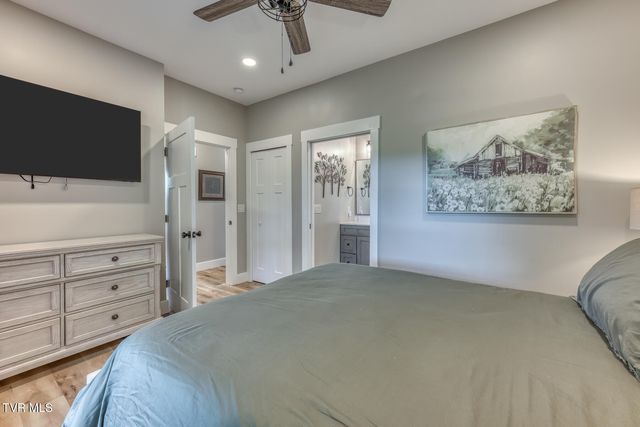 2908 Carroll Creek Road, Johnson City, TN 37615