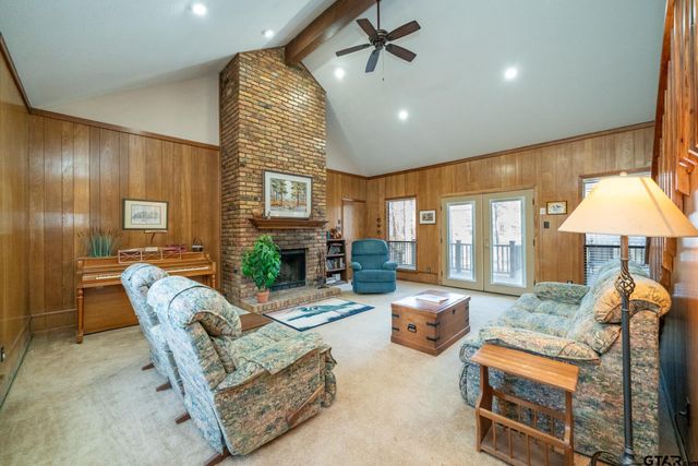 132 Pine Glen Lane, Holly Lake Ranch, TX 75765