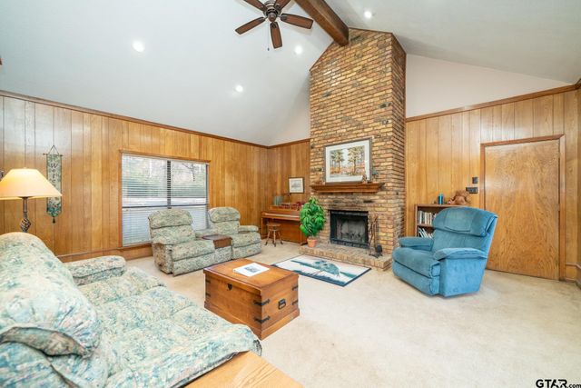 132 Pine Glen Lane, Holly Lake Ranch, TX 75765