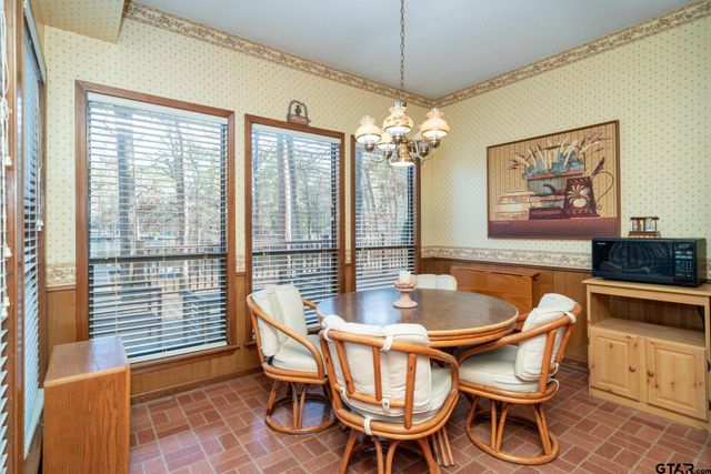 132 Pine Glen Lane, Holly Lake Ranch, TX 75765