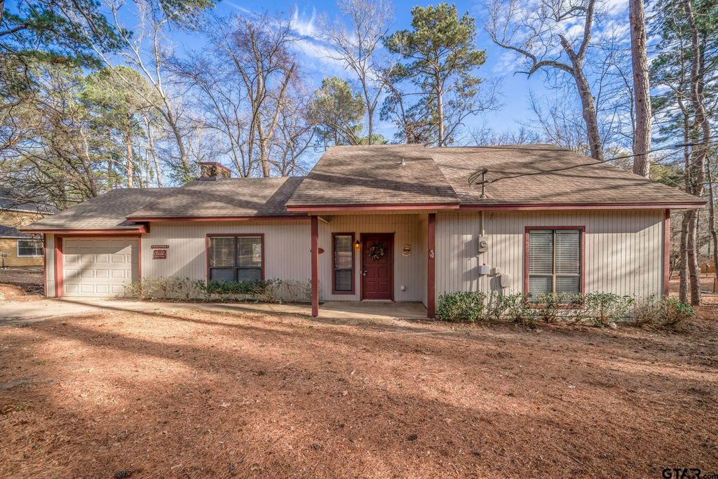 132 Pine Glen Lane, Holly Lake Ranch, TX 75765