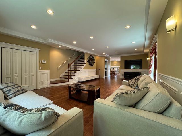 3349 N Paris Avenue, Chicago, IL 60634