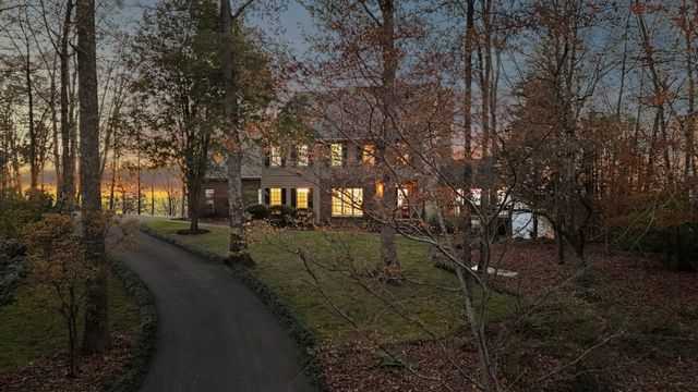 141 Brow Lake Road, Lookout Mountain, GA 30750