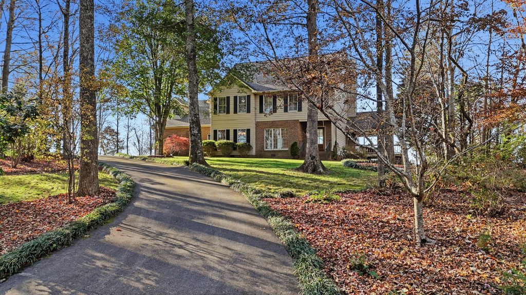 141 Brow Lake Road, Lookout Mountain, GA 30750