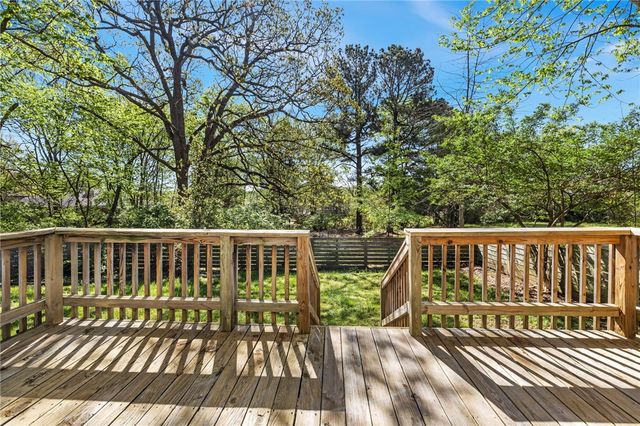2826 Old Wire Road, Fayetteville, AR 72703