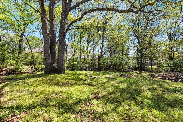 2826 Old Wire Road, Fayetteville, AR 72703