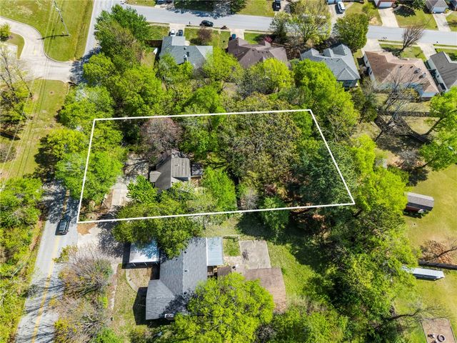 2826 Old Wire Road, Fayetteville, AR 72703