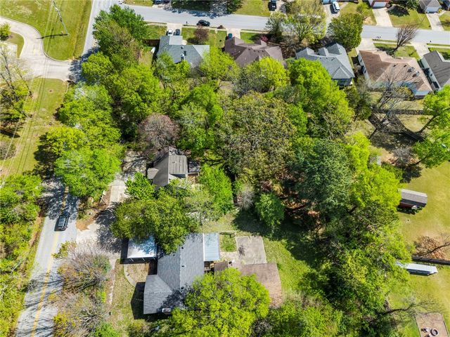 2826 Old Wire Road, Fayetteville, AR 72703