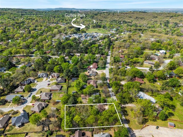 2826 Old Wire Road, Fayetteville, AR 72703