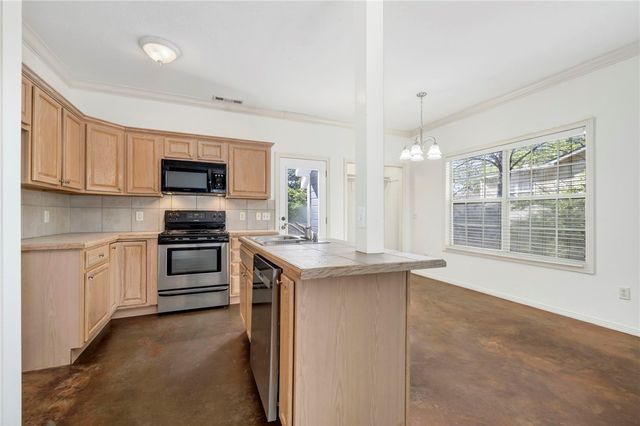 2826 Old Wire Road, Fayetteville, AR 72703