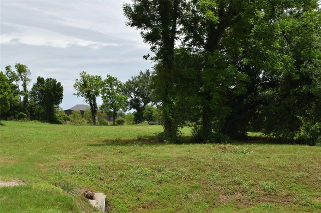 22819 Pittman Drive, Angleton, TX 77515