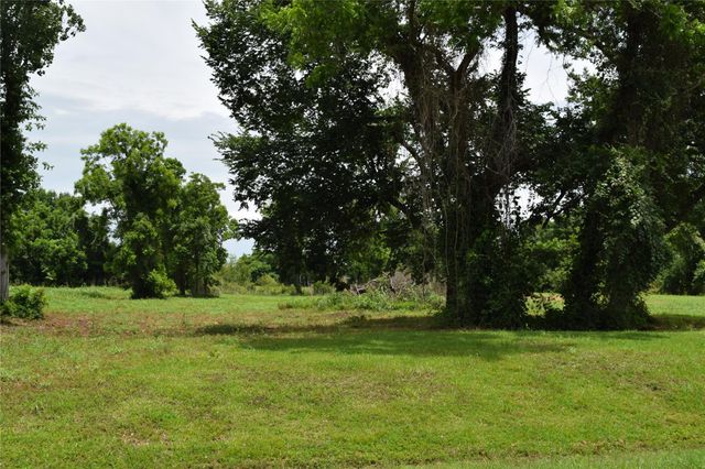 22819 Pittman Drive, Angleton, TX 77515