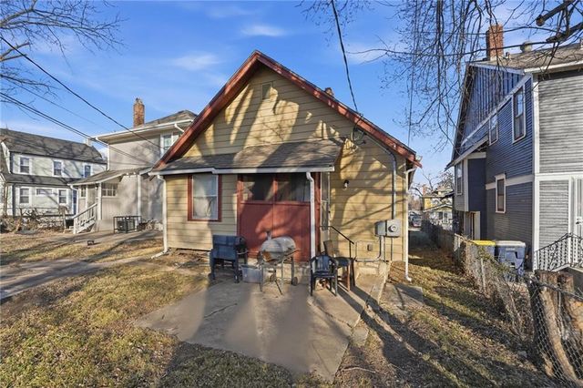 5622 Olive Street, Kansas City, MO 64130