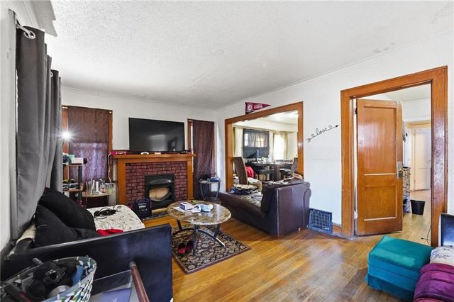 5622 Olive Street, Kansas City, MO 64130