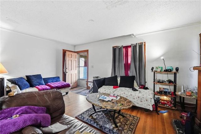 5622 Olive Street, Kansas City, MO 64130