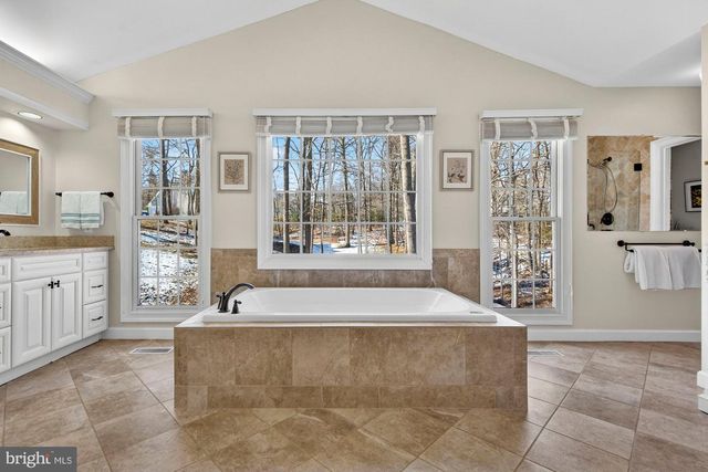 11732 SADDLE CRESCENT CIR, Oakton, VA 22124