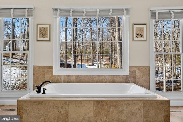 11732 SADDLE CRESCENT CIR, Oakton, VA 22124