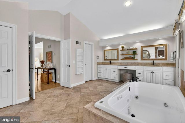 11732 SADDLE CRESCENT CIR, Oakton, VA 22124