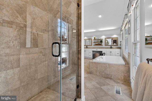 11732 SADDLE CRESCENT CIR, Oakton, VA 22124