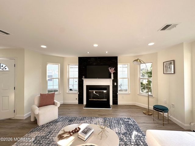 340 Jamaica Boulevard, Toms River, NJ 08757