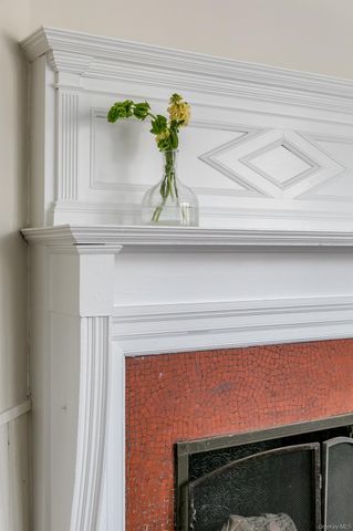 2 S Pine Avenue, Colonie, NY 12208