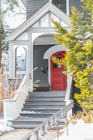 2 S Pine Avenue, Colonie, NY 12208