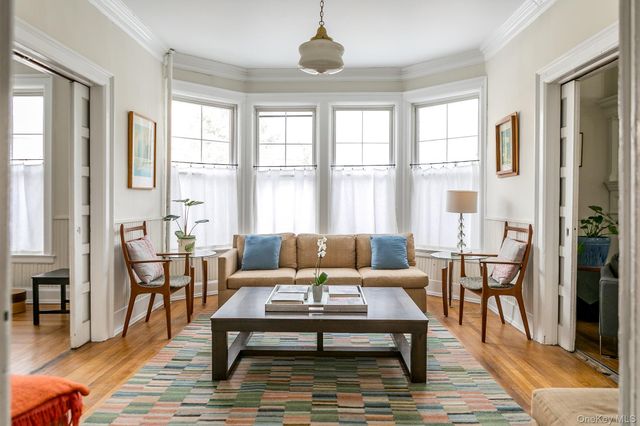 2 S Pine Avenue, Colonie, NY 12208