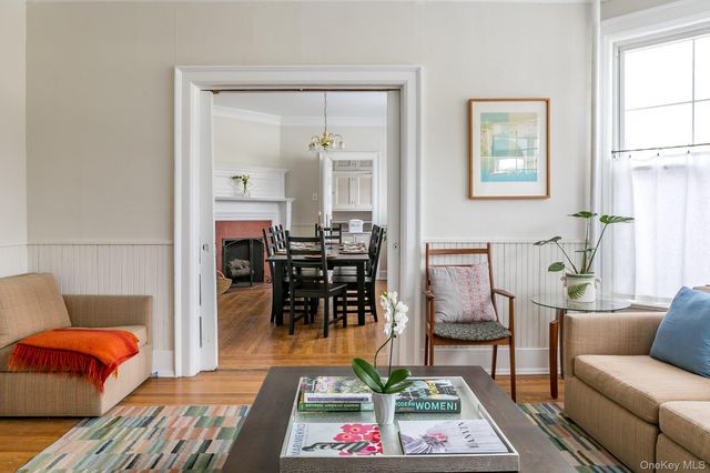 2 S Pine Avenue, Colonie, NY 12208