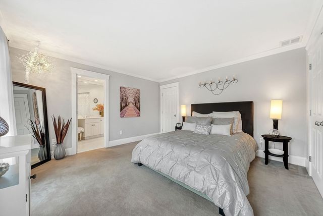 38 Fieldstone Farm Rd, Sudbury, MA 01776