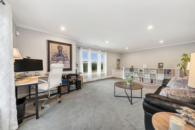 38 Fieldstone Farm Rd, Sudbury, MA 01776